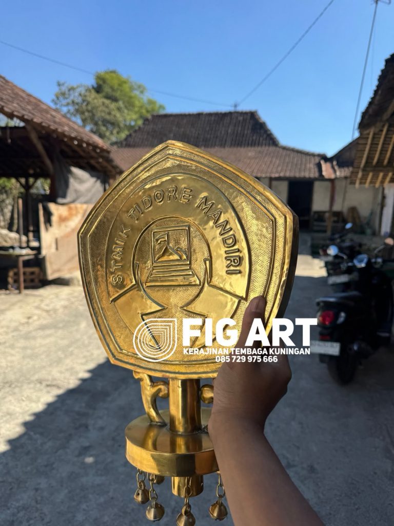 Pedel Wisuda Kuningan