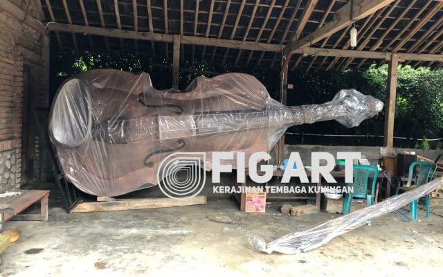 monumen biola smkn 2 bantul