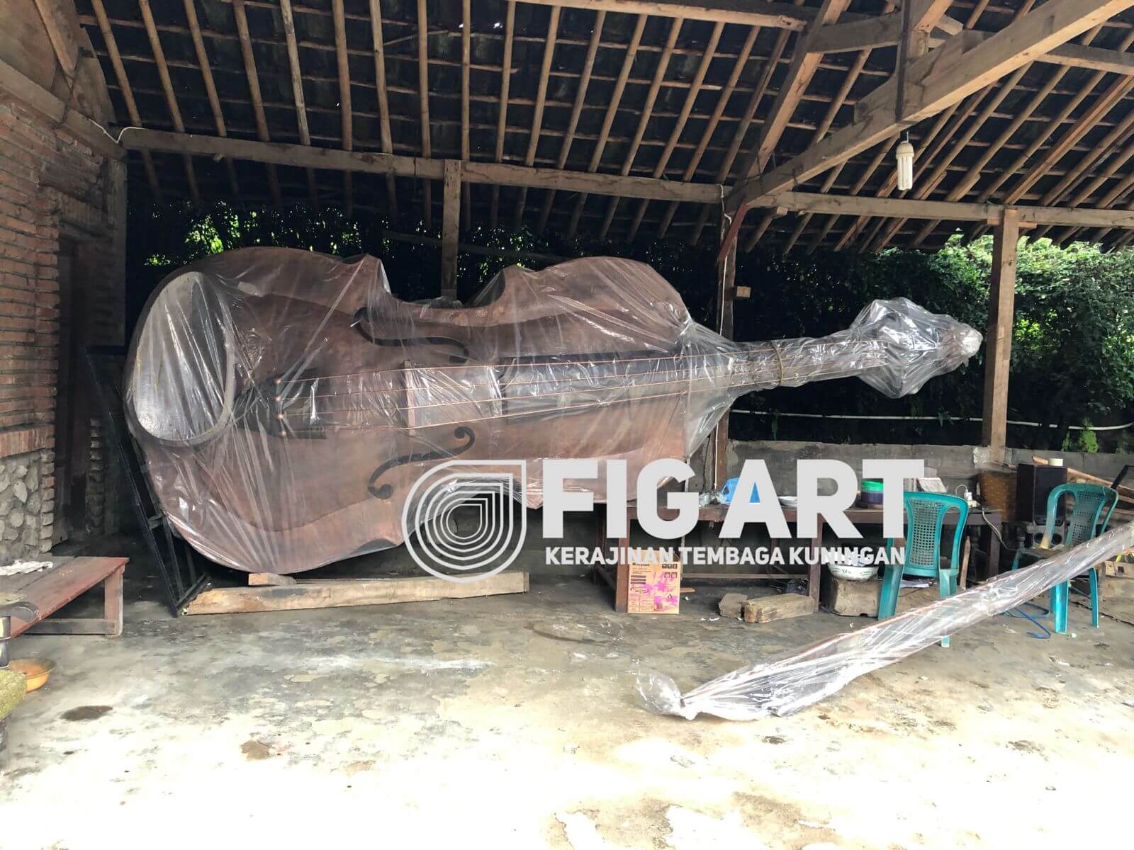 monumen biola smkn 2 bantul